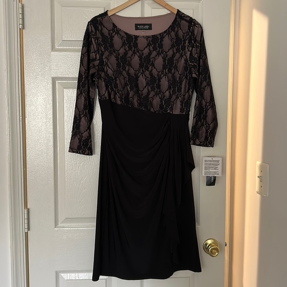 Black Label Dresses & Skirts - NWT Black Label by Evan Picone Lace Dress